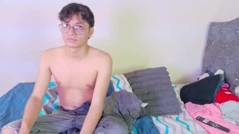 Snapshot of andrew_logan_ chatting on March 2026 07:31:01 PM daniel y breiner online show from March 2026 07:31:01 PM