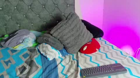 Snapshot of andrew_logan_ chatting on April 2026 11:08:02 PM daniel y breiner online show from April 2026 11:08:02 PM