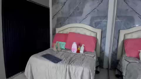 Snapshot of andrew_taylor0 chatting on September 2025 04:16:01 AM Andrew Taylor0 online show from September 2025 04:16:01 AM