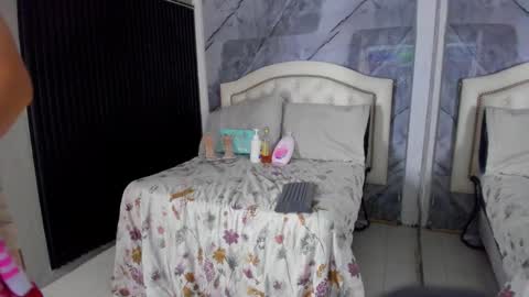 Snapshot of andrew_taylor0 chatting on September 2025 09:42:02 PM Andrew Taylor0 online show from September 2025 09:42:02 PM