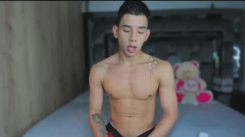 Andrew M. online show from November 2025 09:36:01 PM