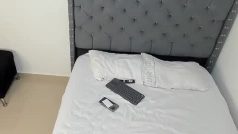 andrew online show from October 2025 12:33:01 AM