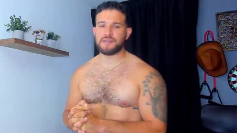 Snapshot of andrewdiaz_ chatting on April 2026 07:02:01 AM Andrew Diaz online show from April 2026 07:02:01 AM