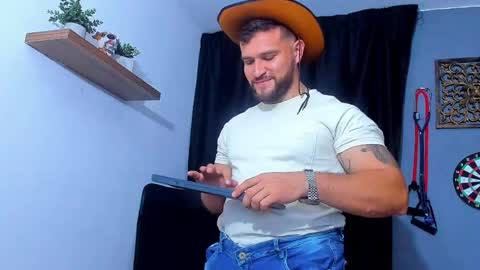 Snapshot of andrewdiaz_ chatting on April 2026 06:38:02 AM Andrew Diaz online show from April 2026 06:38:02 AM