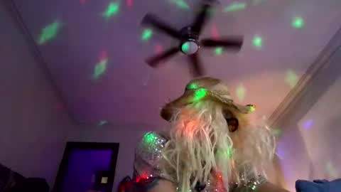 Snapshot of andrewgennie chatting on November 2025 06:33:01 AM andrewgennie online show from November 2025 06:33:01 AM