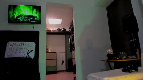 Andrew Johnson online show from September 2025 04:20:01 PM