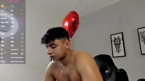 Andrewlamar21 online show from February 2025 05:11:02 PM