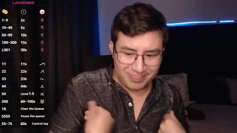 andrewmhilton_ online show from November 2025 07:13:02 AM