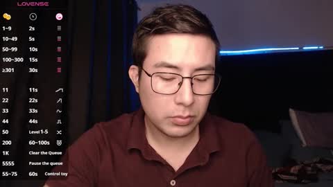 andrewmhilton_ online show from November 2025 05:40:02 AM