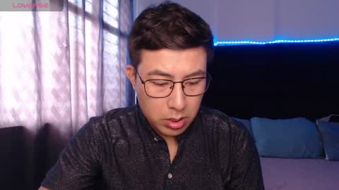 Snapshot of andrewmhilton_ chatting on April 2026 05:54:02 PM andrewmhilton_ online show from April 2026 05:54:02 PM