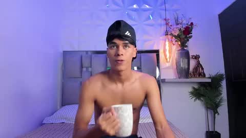 Snapshot of andrewortix chatting on March 2025 06:49:01 AM AndreWortix online show from March 2025 06:49:01 AM