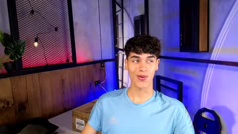 AndreWortix online show from March 2026 04:45:02 AM