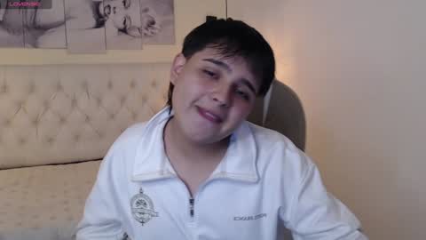 Snapshot of andrewsmile_ chatting on January 2025 03:18:01 AM ANDREW online show from January 2025 03:18:01 AM