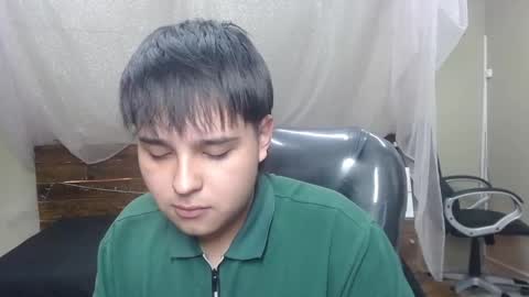 Snapshot of andrewsmile_ chatting on February 2025 12:57:02 PM ANDREW online show from February 2025 12:57:02 PM