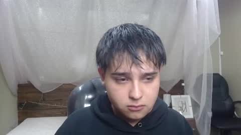 Snapshot of andrewsmile_ chatting on February 2025 12:06:02 PM ANDREW online show from February 2025 12:06:02 PM