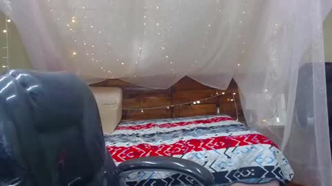 Snapshot of andrewsmile_ chatting on February 2025 12:16:01 PM ANDREW online show from February 2025 12:16:01 PM