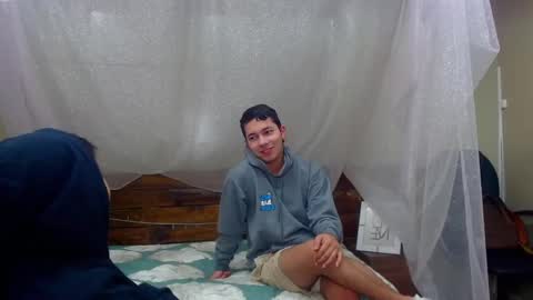 Snapshot of andrewsmile_ chatting on February 2025 12:18:02 PM ANDREW online show from February 2025 12:18:02 PM