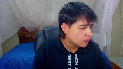 Snapshot of andrewsmile_ chatting on February 2025 12:28:01 PM ANDREW online show from February 2025 12:28:01 PM