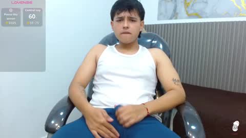 Snapshot of andrewsmile_ chatting on September 2025 02:05:02 PM ANDREW online show from September 2025 02:05:02 PM