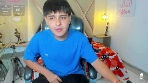 Snapshot of andrewsmile_ chatting on September 2025 12:40:02 PM ANDREW online show from September 2025 12:40:02 PM