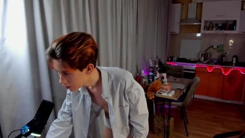 Andrew online show from January 2025 06:50:01 PM