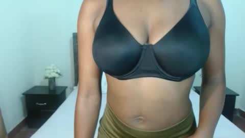 Snapshot of andrienna chatting on December 2025 06:38:01 PM Anna online show from December 2025 06:38:01 PM