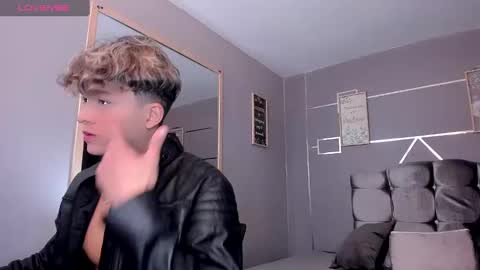      online show from January 2025 01:14:01 PM