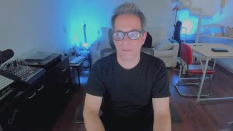 Andrew online show from December 2025 09:55:01 PM