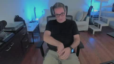 Andrew online show from April 2026 01:28:01 PM