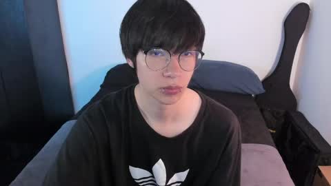 Snapshot of andy_bankai chatting on April 2026 09:51:02 PM twx Andy twink3 online show from April 2026 09:51:02 PM