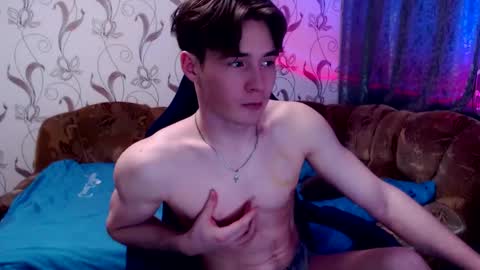 Snapshot of andy_booy chatting on April 2026 10:33:02 PM Andy online show from April 2026 10:33:02 PM