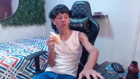 andy_dan1 online show from December 2024 03:21:01 PM