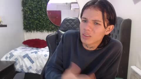 andy_dan1 online show from February 2025 01:52:01 PM