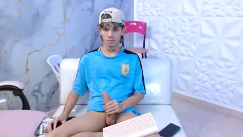 Snapshot of andy_dan1 chatting on April 2026 08:39:01 PM andy_dan1 online show from April 2026 08:39:01 PM