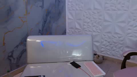 Snapshot of andy_dan1 chatting on April 2026 09:05:02 PM andy_dan1 online show from April 2026 09:05:02 PM