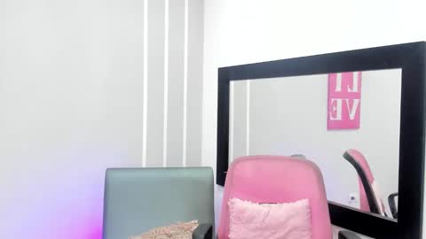 Andrea online show from January 2025 11:56:02 AM