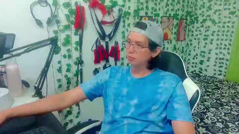 Snapshot of andy_gray01 chatting on May 2026 01:07:02 PM Andy Gray online show from May 2026 01:07:02 PM