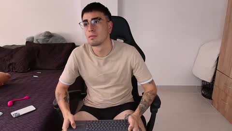 Andres online show from February 2025 04:59:01 PM