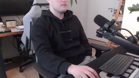 Snapshot of andycandy1994 chatting on February 2026 11:32:01 AM andycandy1994 online show from February 2026 11:32:01 AM