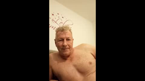 andyk1704 online show from December 2025 05:35:01 AM