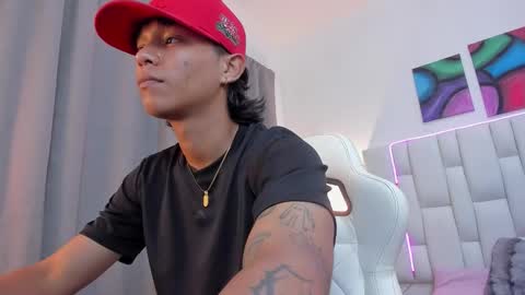 Snapshot of andykings_1 chatting on March 2026 03:32:02 AM Andy Kings online show from March 2026 03:32:02 AM