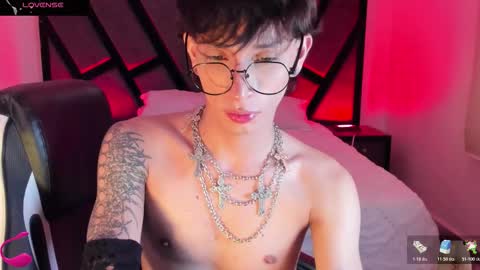 Snapshot of andywiills chatting on March 2026 02:04:02 AM Andy online show from March 2026 02:04:02 AM