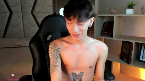 Snapshot of andywiills chatting on April 2026 09:01:01 PM Andy online show from April 2026 09:01:01 PM