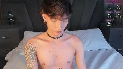 Snapshot of andywiills chatting on April 2026 09:26:02 PM Andy online show from April 2026 09:26:02 PM