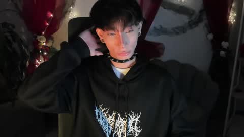 Snapshot of andywiills chatting on April 2026 10:35:02 PM Andy online show from April 2026 10:35:02 PM