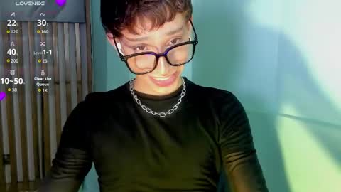 Snapshot of andywiills chatting on June 2026 09:34:01 PM Andy online show from June 2026 09:34:01 PM