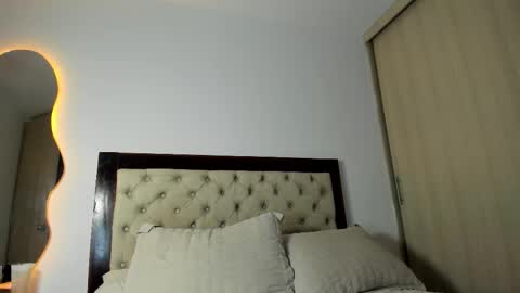 Snapshot of aneko_morii chatting on March 2026 05:12:02 AM online show from March 2026 05:12:02 AM