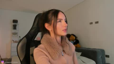 Snapshot of anelisse_ chatting on March 2026 02:15:01 AM online show from March 2026 02:15:01 AM