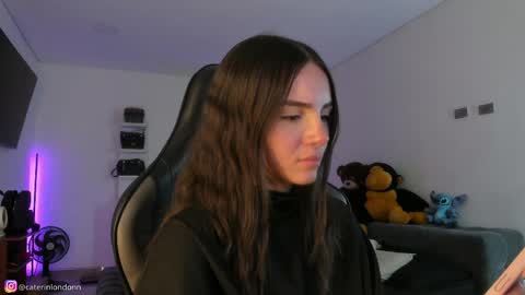 Snapshot of anelisse_ chatting on April 2026 03:01:02 AM online show from April 2026 03:01:02 AM