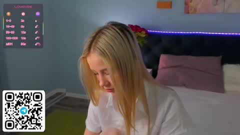 Snapshot of anellyball_ chatting on March 2026 10:09:02 AM Anelly online show from March 2026 10:09:02 AM